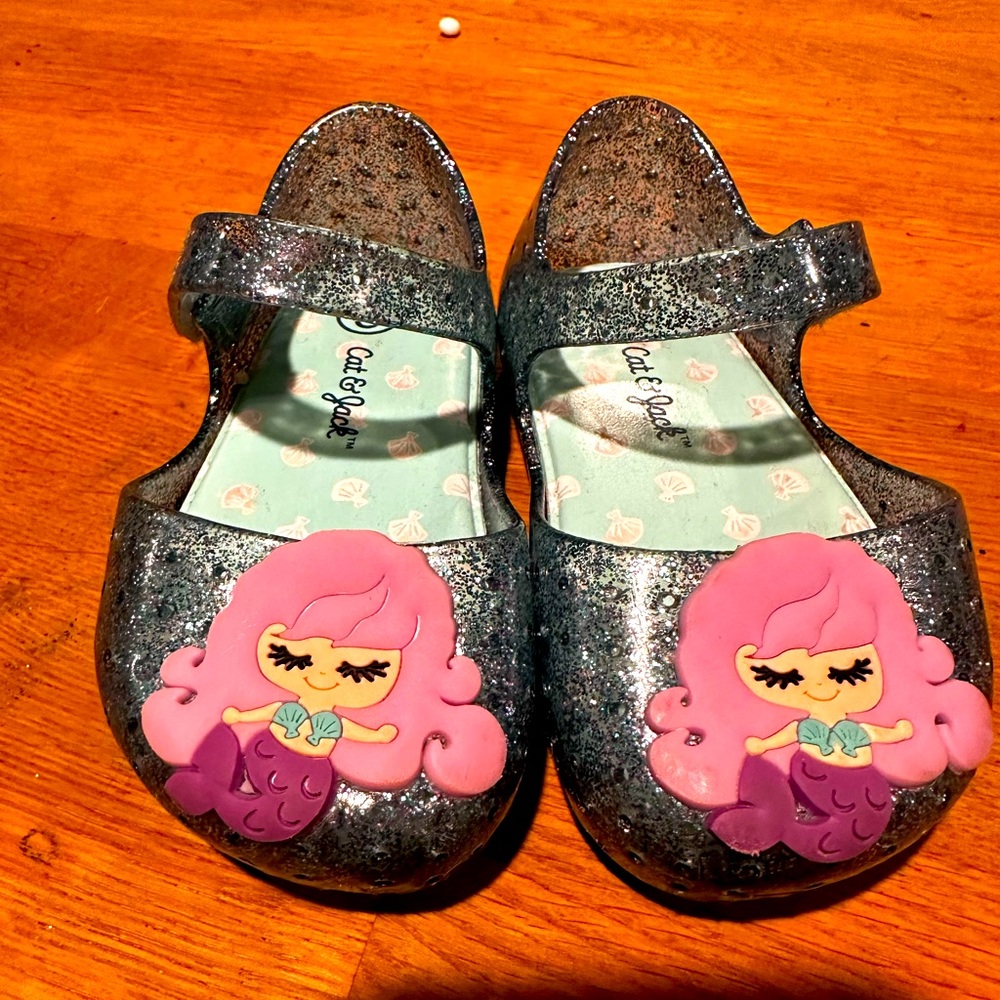 Little girls mermaid jellies